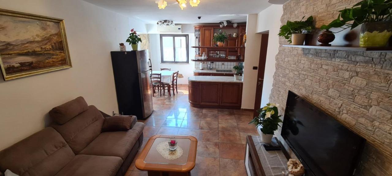 Izola City Center Apartment Екстер'єр фото