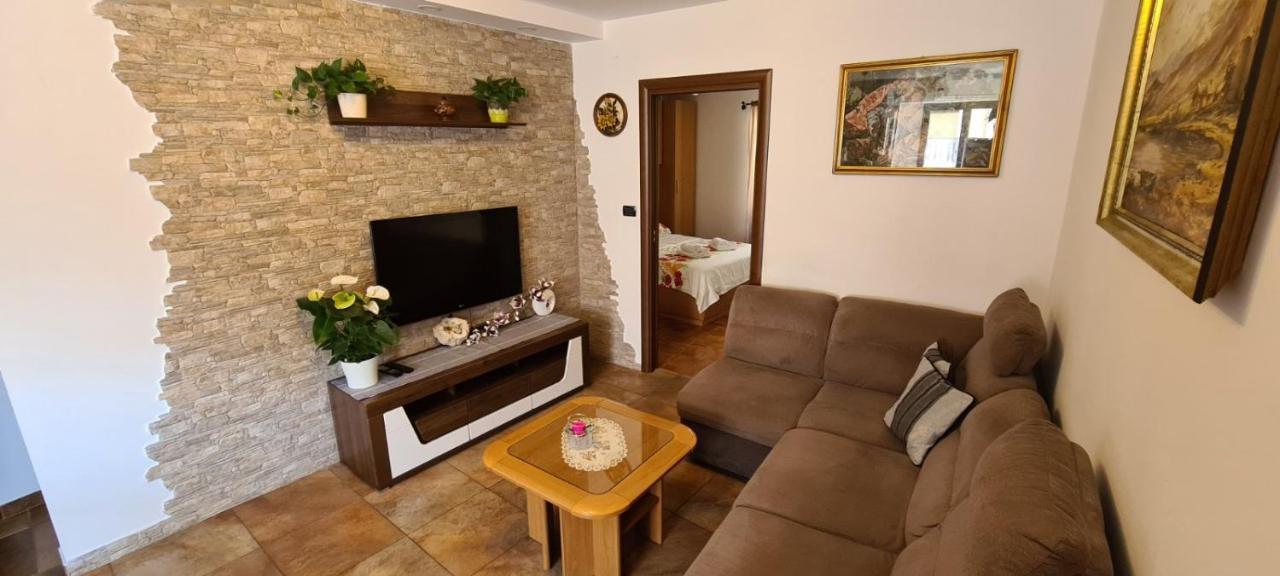 Izola City Center Apartment Екстер'єр фото