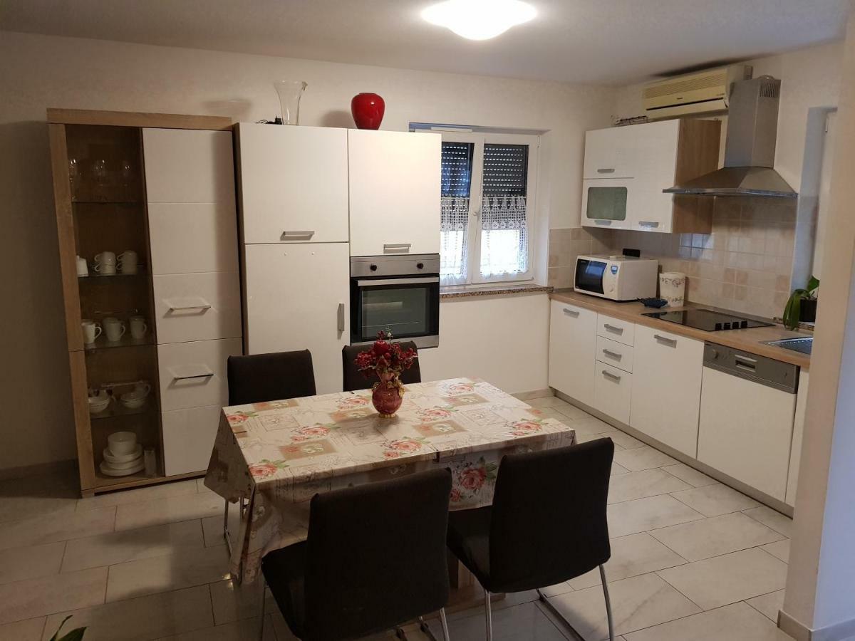 Izola City Center Apartment Екстер'єр фото