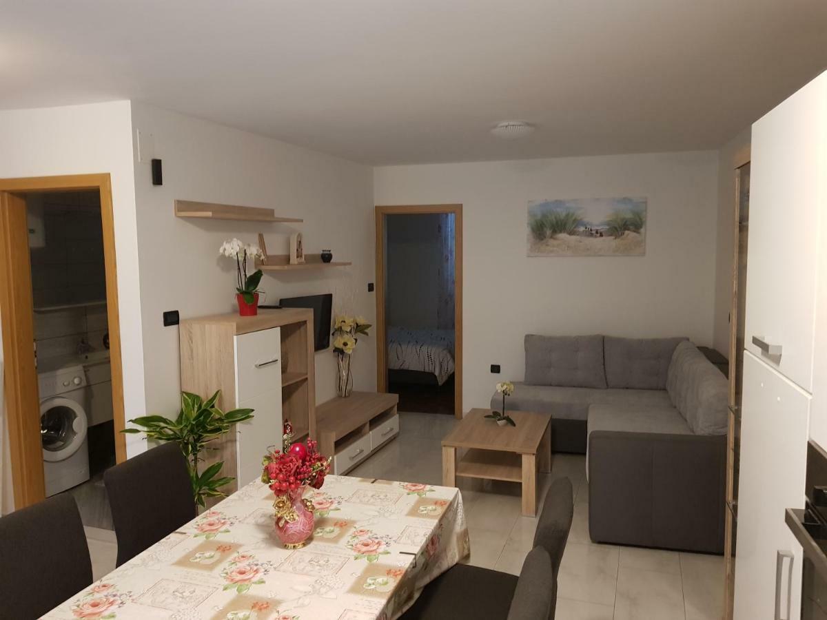 Izola City Center Apartment Екстер'єр фото