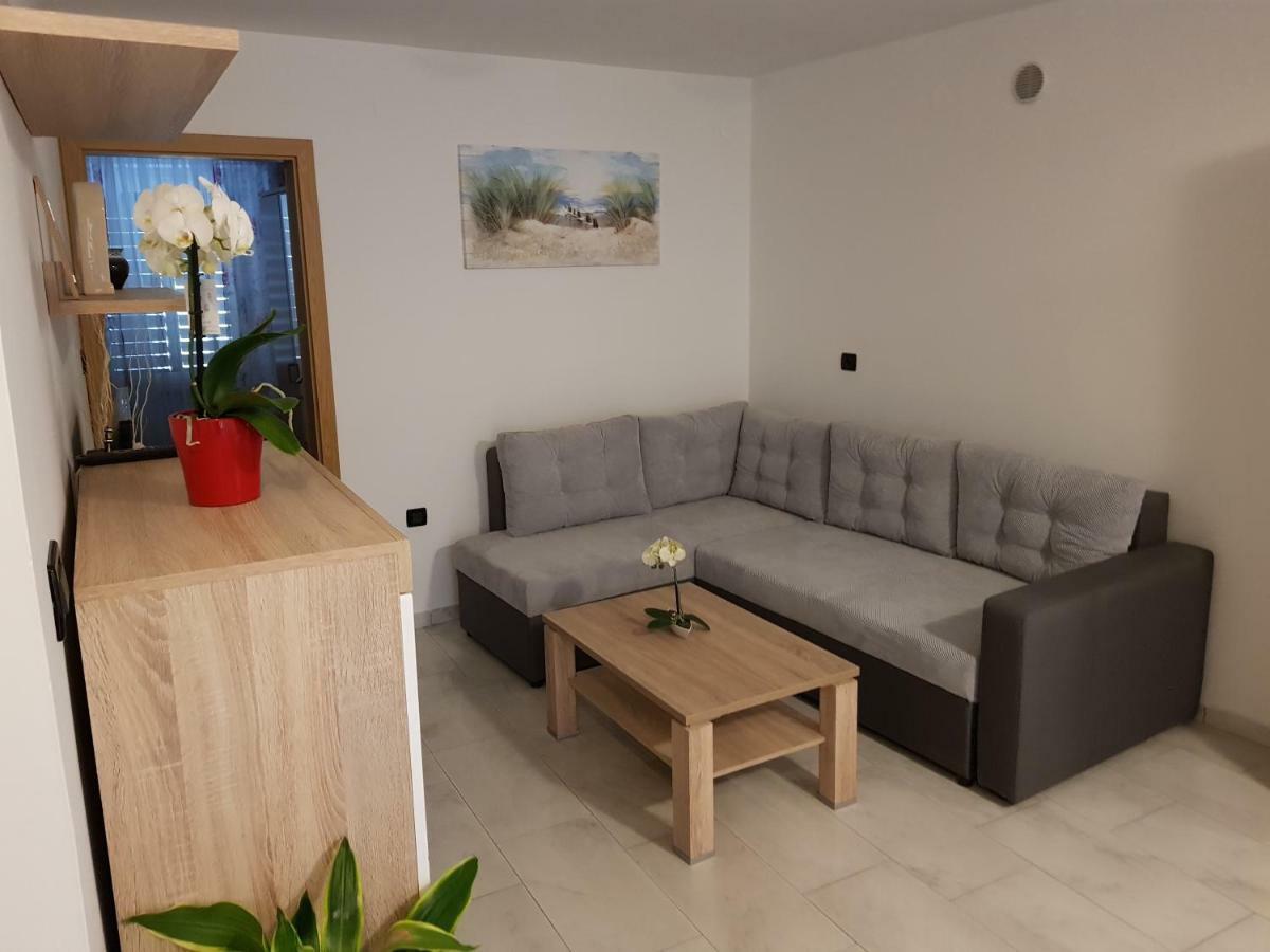 Izola City Center Apartment Екстер'єр фото