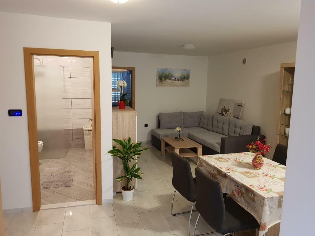 Izola City Center Apartment Екстер'єр фото