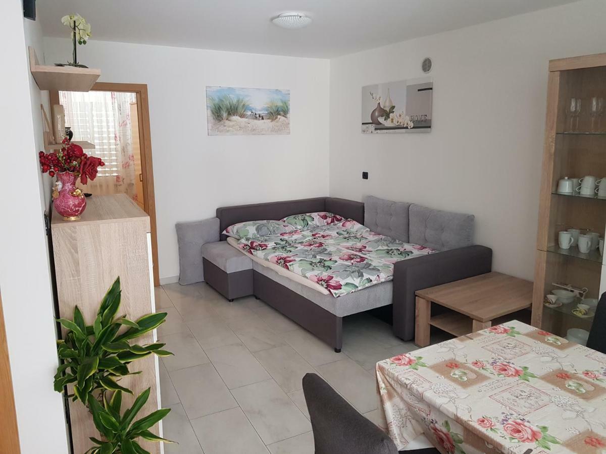 Izola City Center Apartment Екстер'єр фото