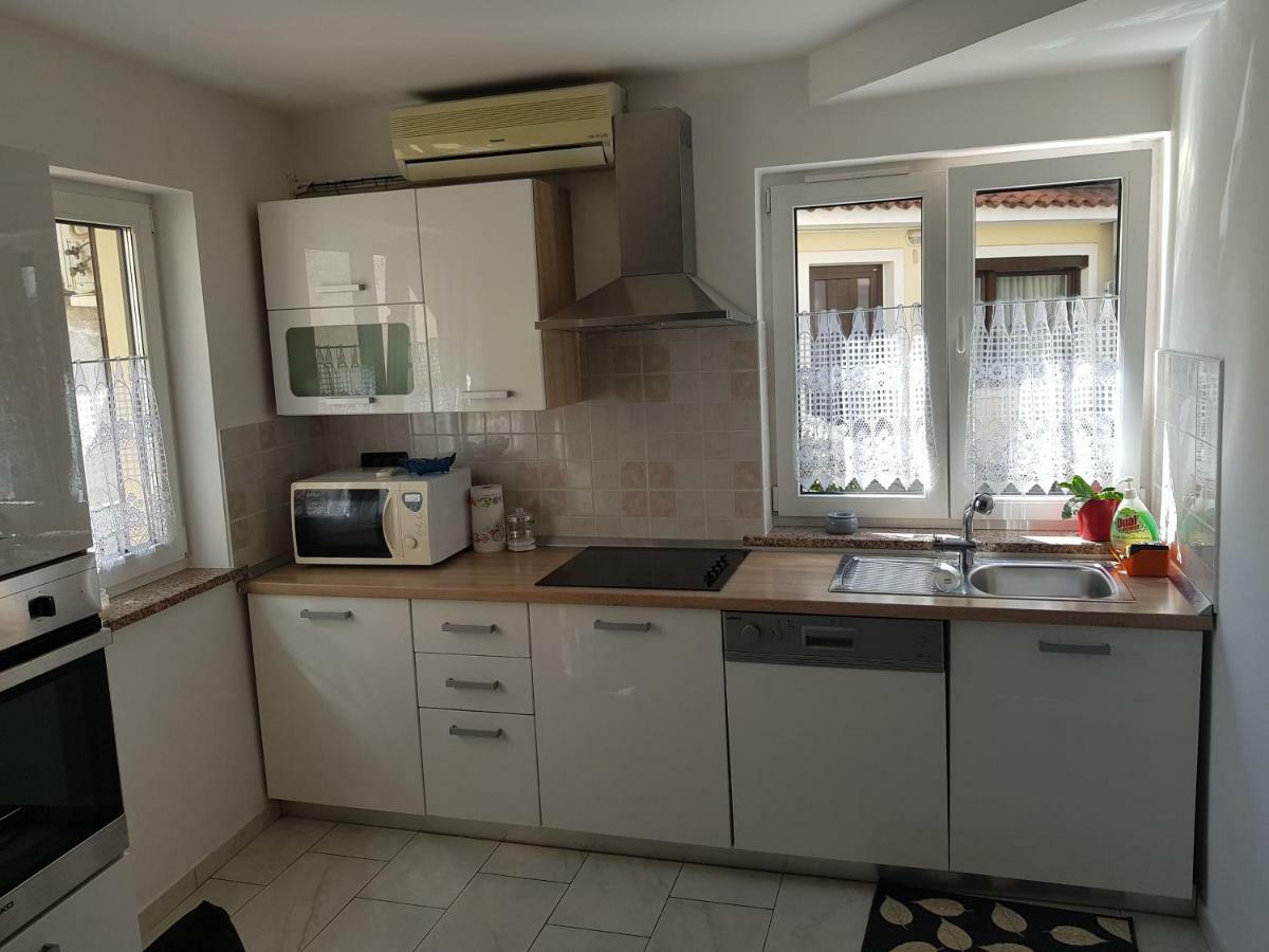 Izola City Center Apartment Екстер'єр фото